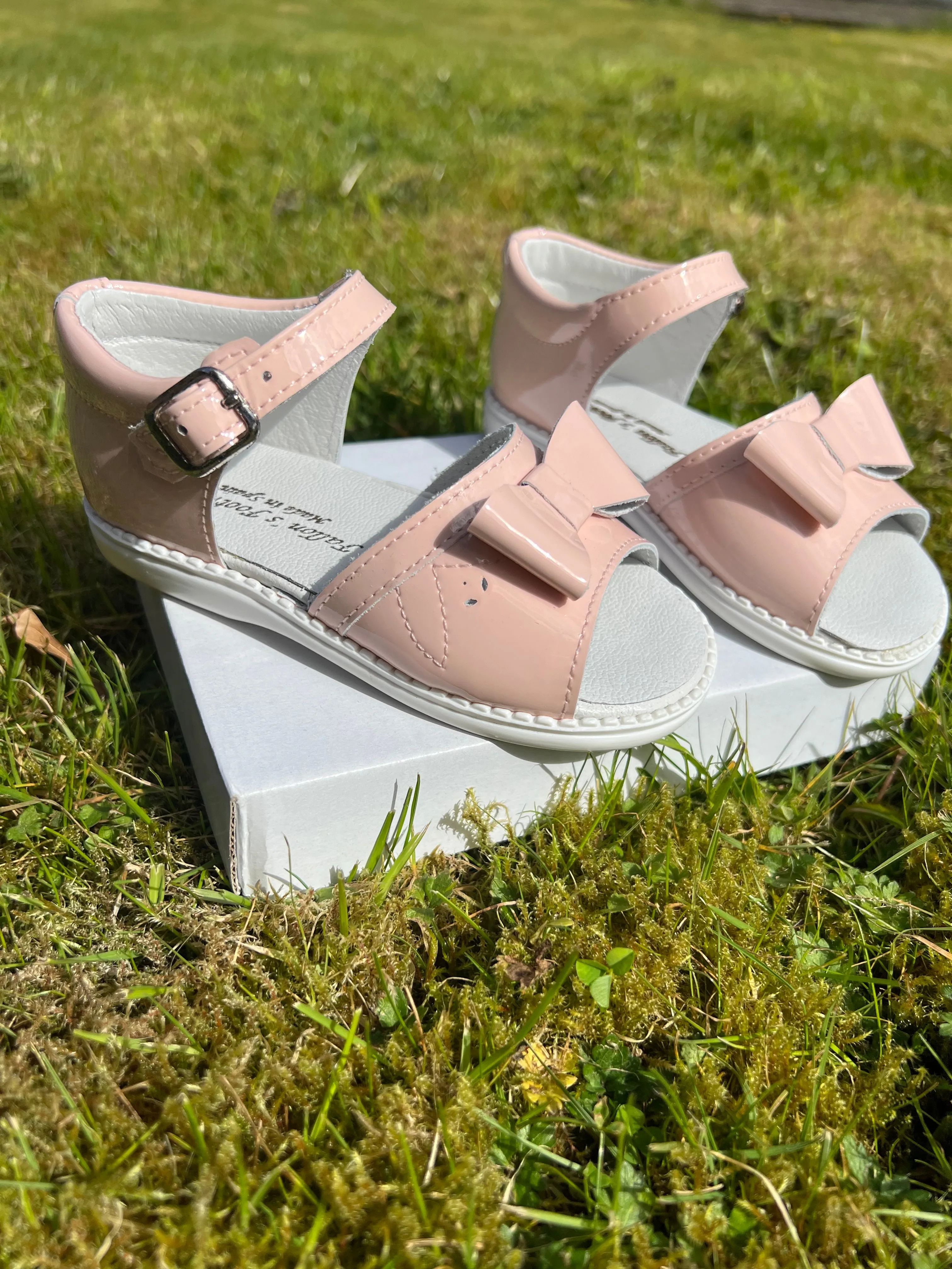 122 Pink Bow Sandal